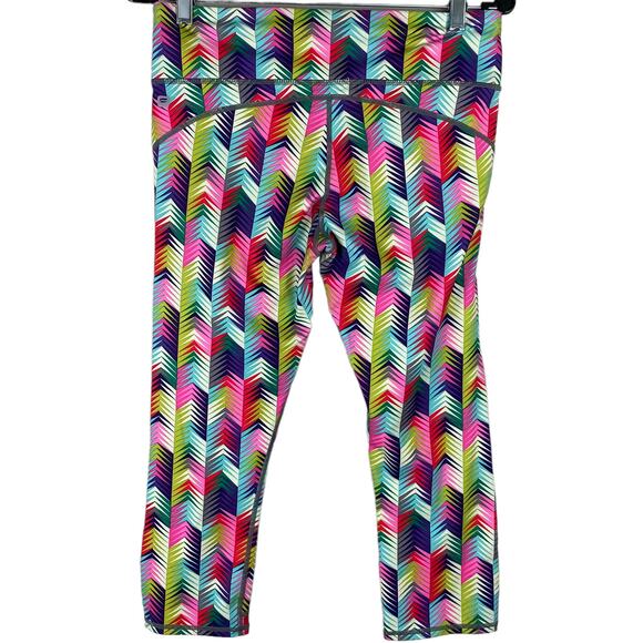Fabletics Lima Capri Max Compression Leggings Size Medium EUC Geometric Rainbow - Picture 3 of 7